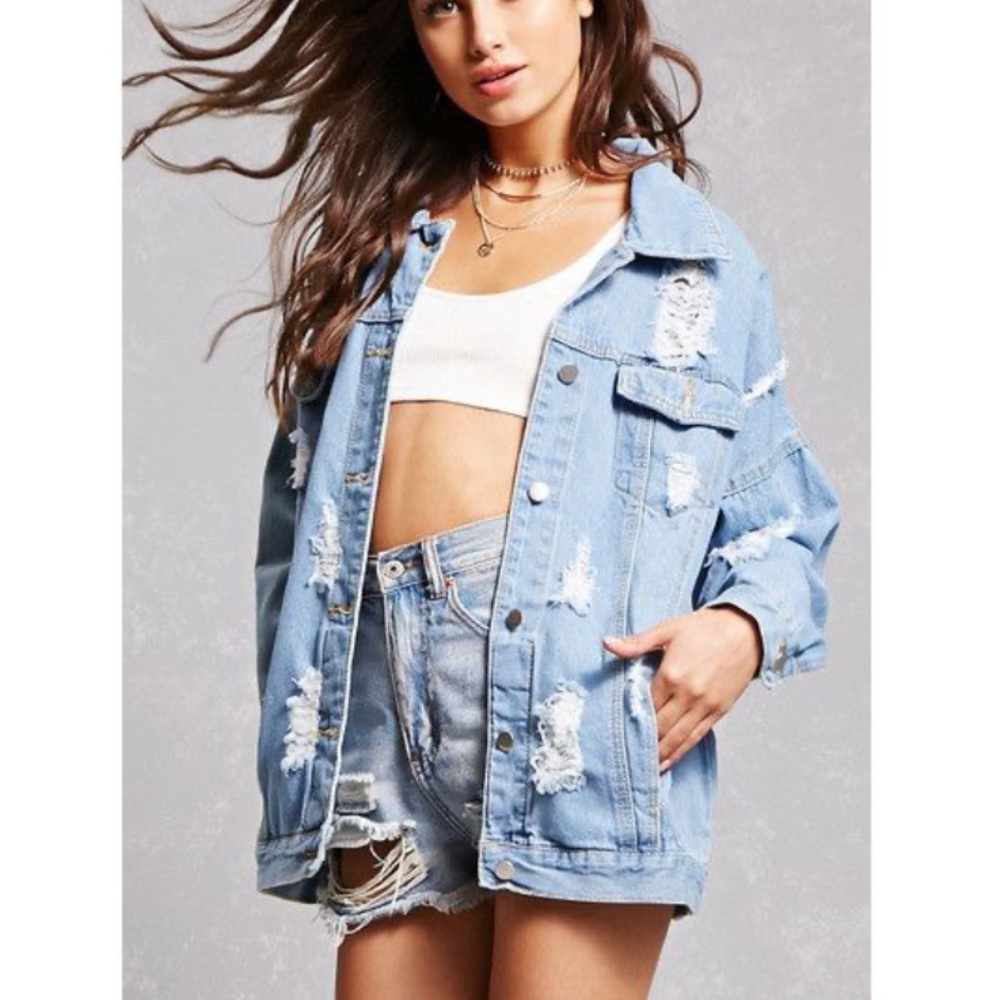 OVERSIZED RIPPED LIGHT DENIM JACKET